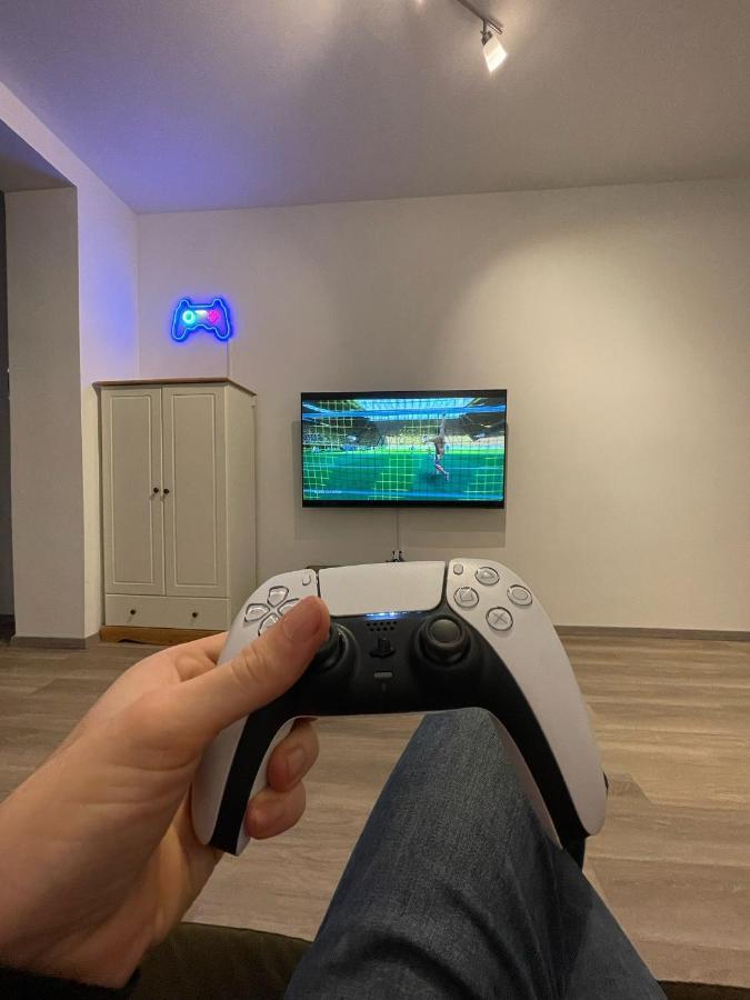 PS5+55 Zoll 4K Fernseher - Gaming Apartment Dortmund Exterior foto